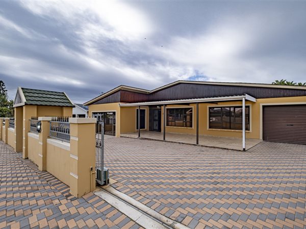 3 Bedroom Property for Sale in Morningside Eastern Cape